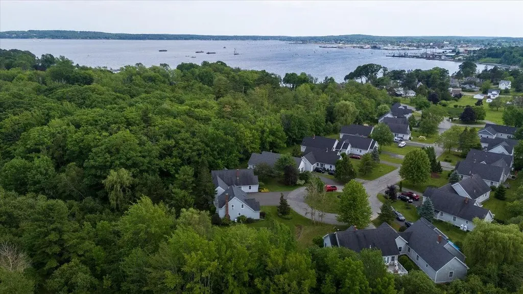 25 Schooner Drive Rockland ME 04841