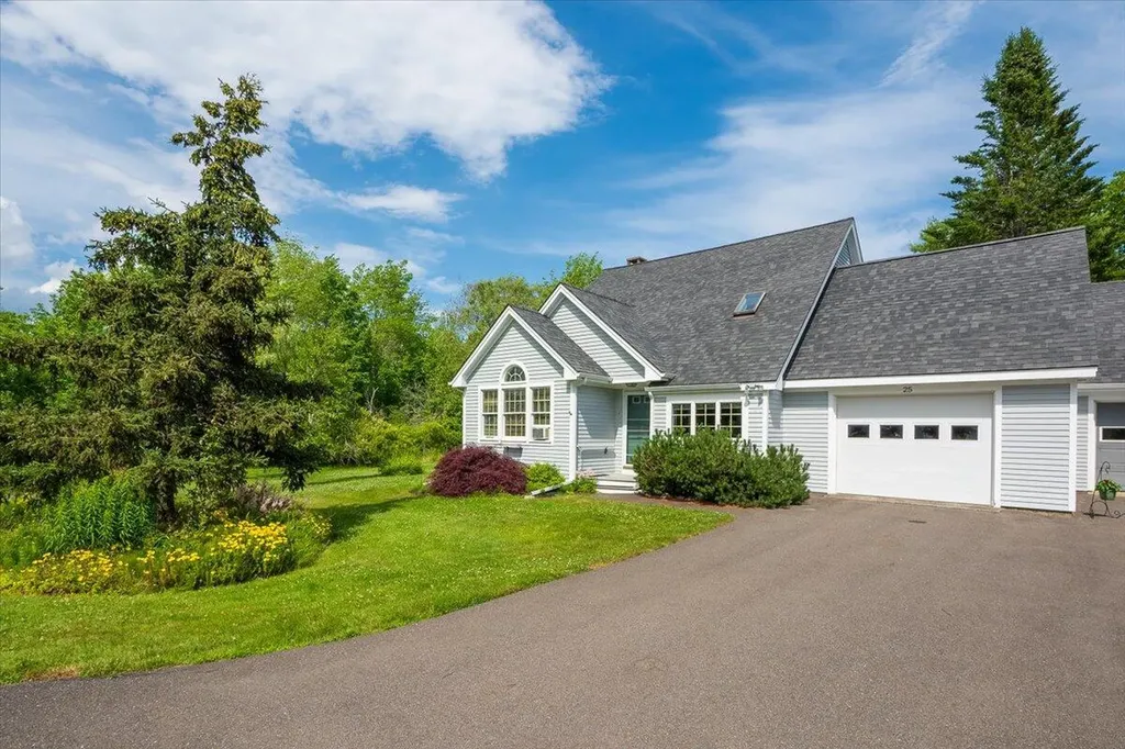 25 Schooner Drive Rockland ME 04841