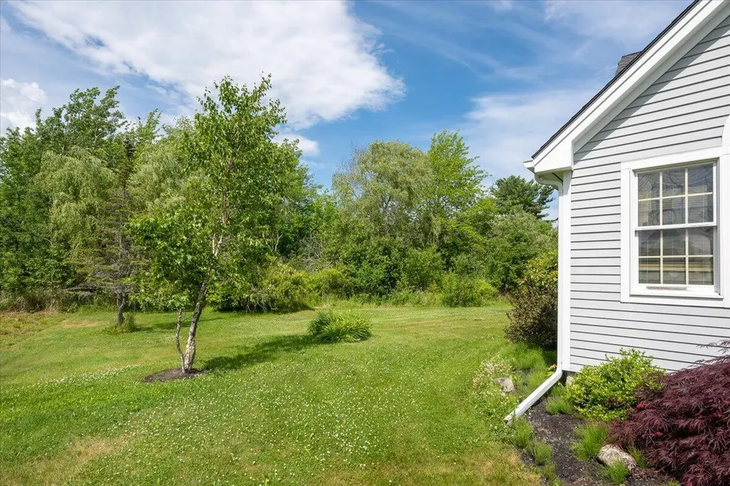 25 Schooner Drive Rockland ME 04841