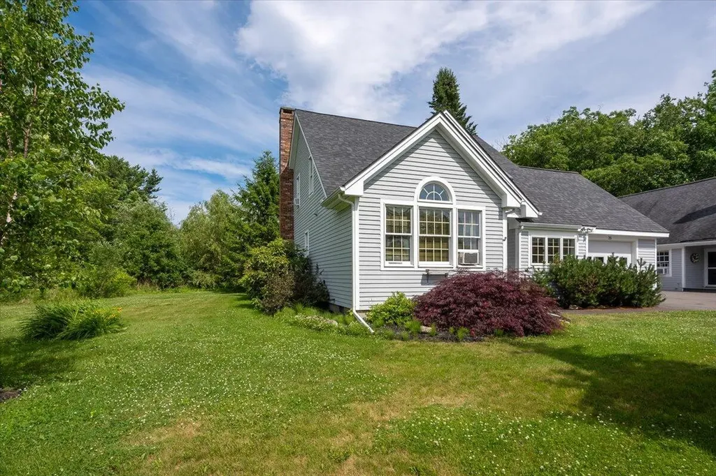25 Schooner Drive Rockland ME 04841