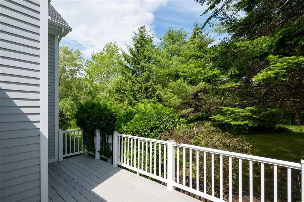 25 Schooner Drive Rockland ME 04841