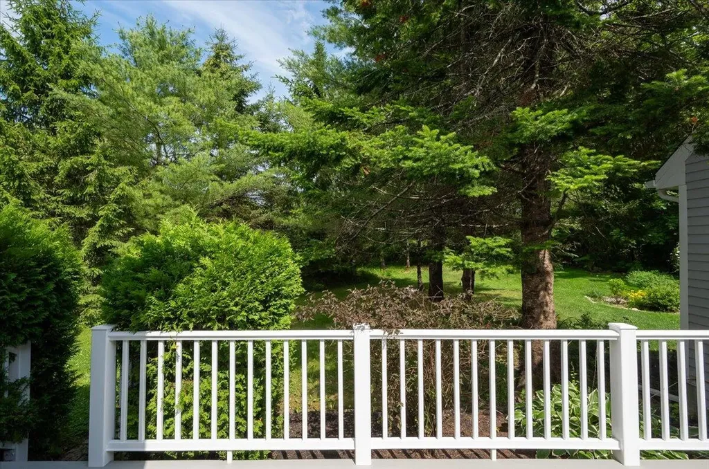 25 Schooner Drive Rockland ME 04841