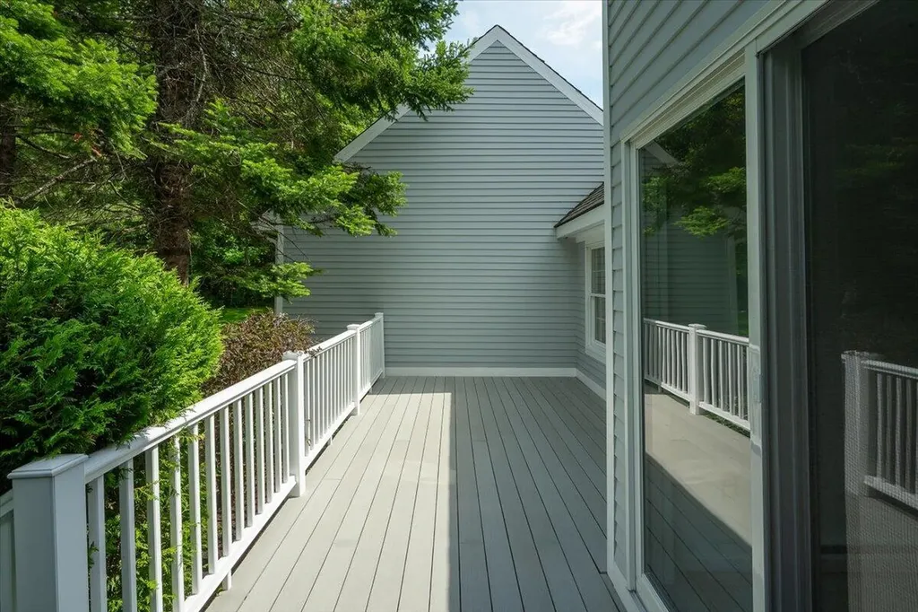25 Schooner Drive Rockland ME 04841