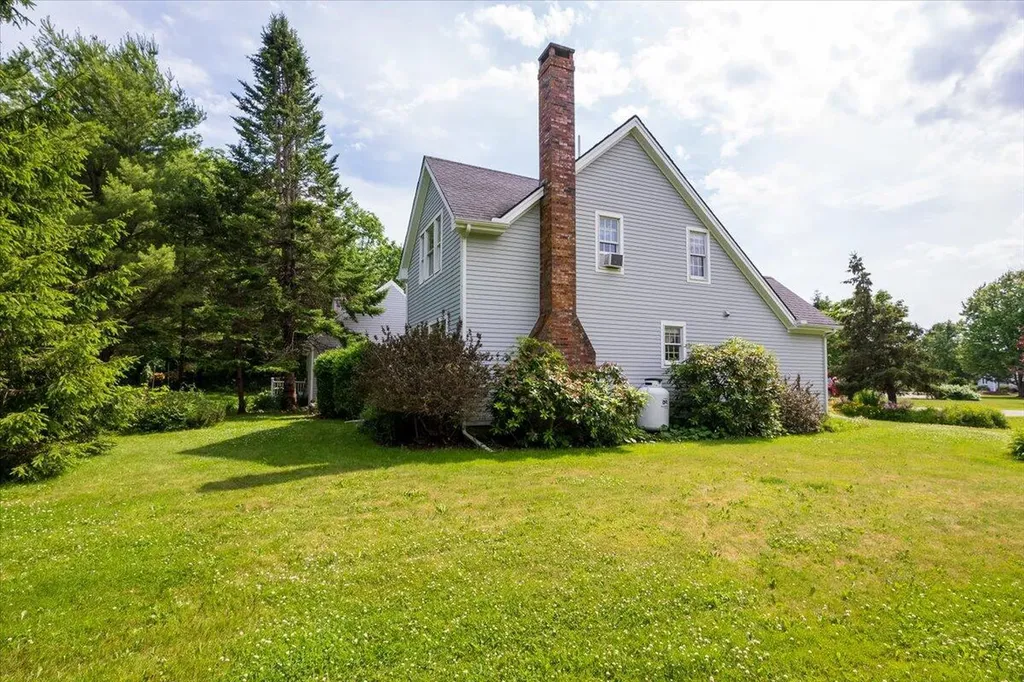 25 Schooner Drive Rockland ME 04841