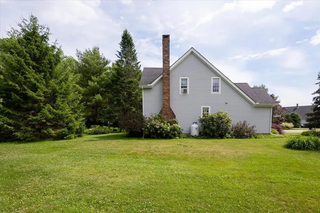 25 Schooner Drive Rockland ME 04841