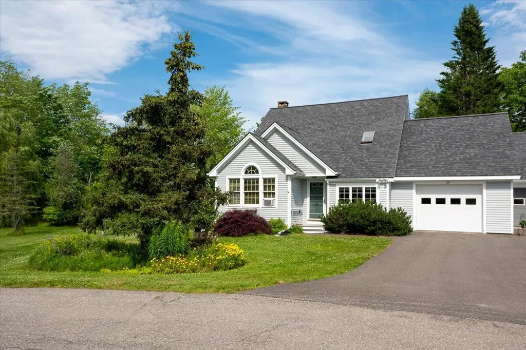 25 Schooner Drive Rockland ME 04841