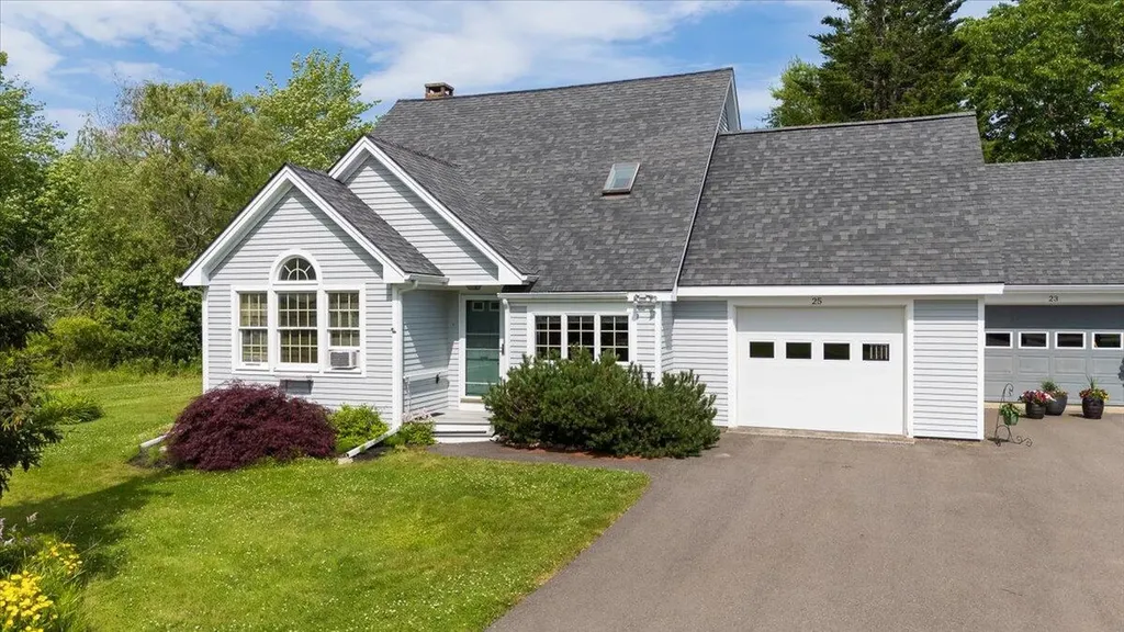 25 Schooner Drive Rockland ME 04841