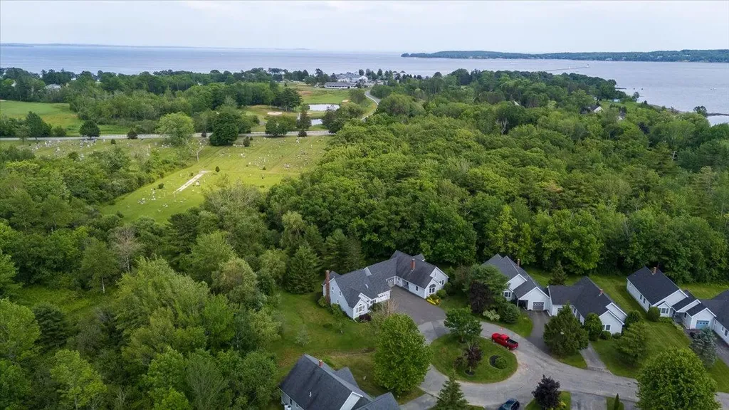 25 Schooner Drive Rockland ME 04841