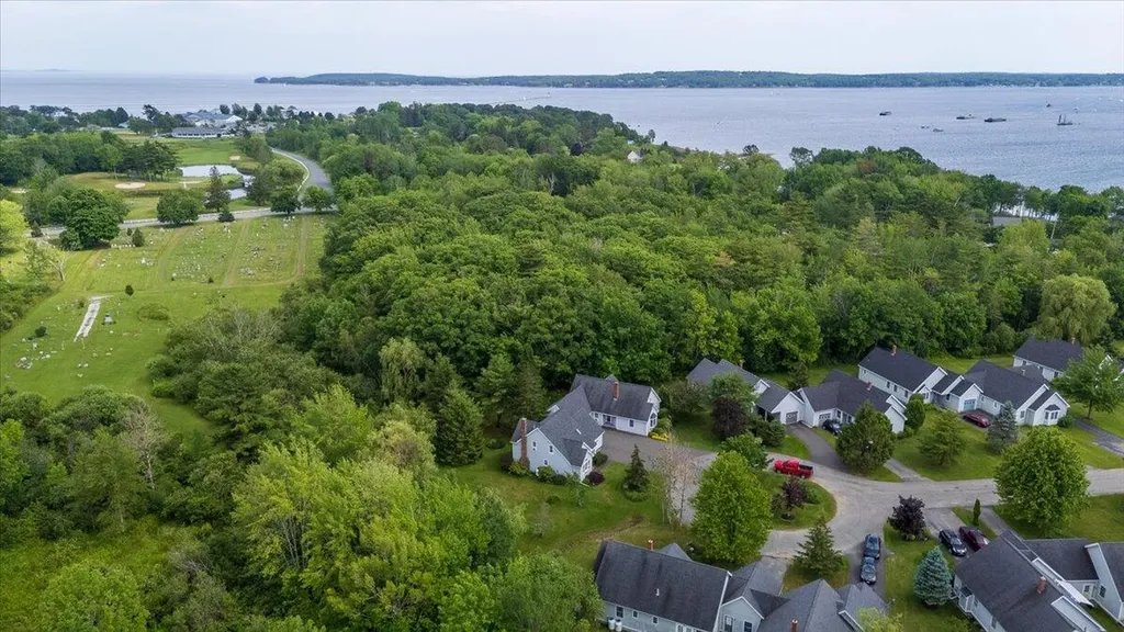 25 Schooner Drive Rockland ME 04841