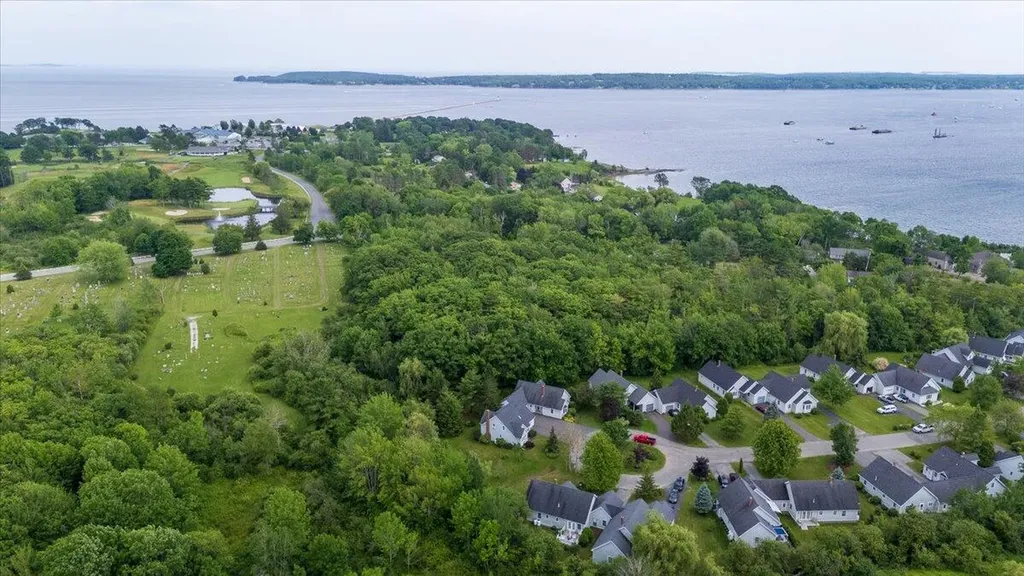 25 Schooner Drive Rockland ME 04841