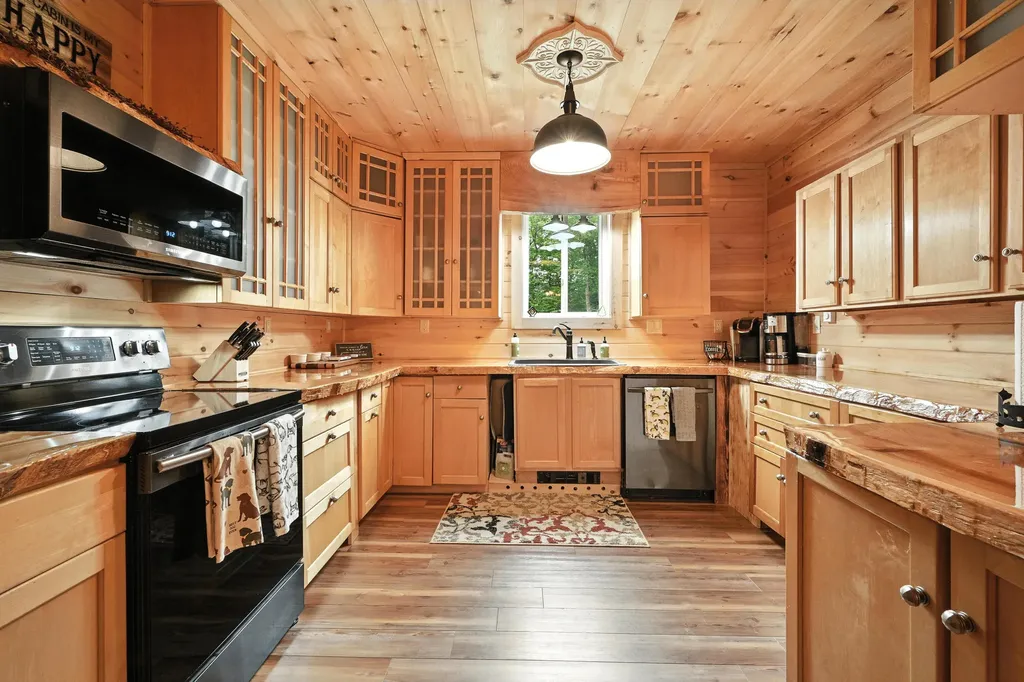 326 Greenville Road Monson ME 04464