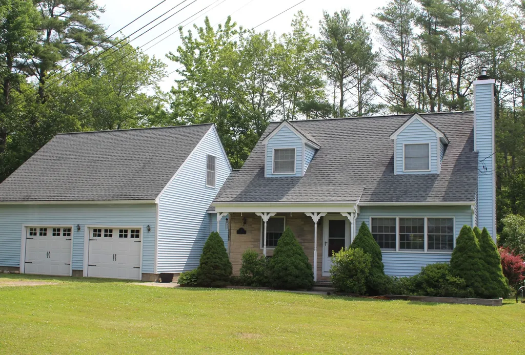 3 Boothby Lane Farmingdale ME 04344