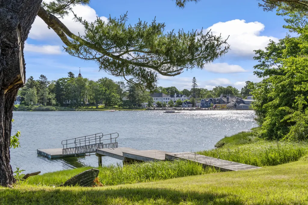 16 Christensen Lane Kennebunk ME 04043