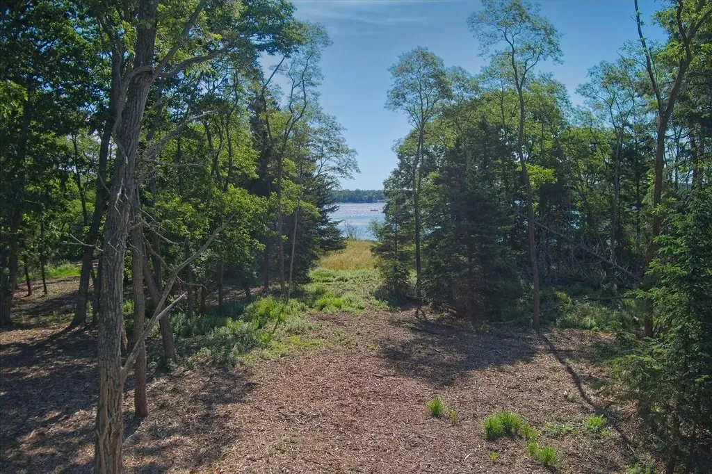 Lot 4d Ferry Road Islesboro ME 04848