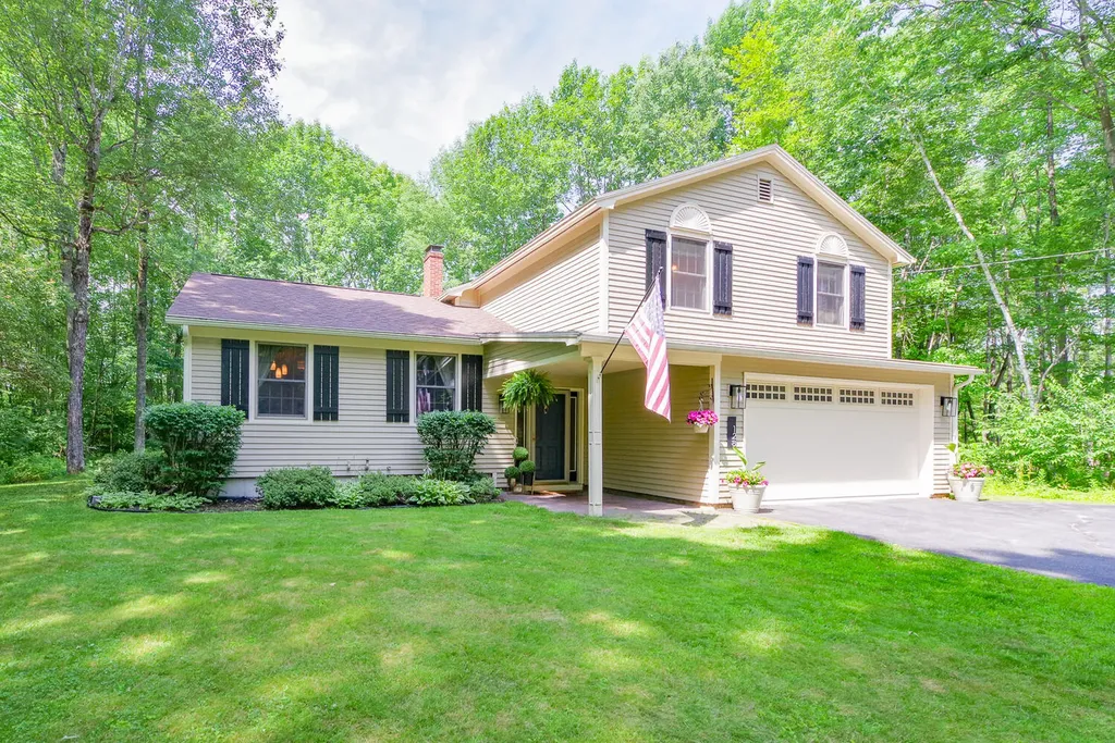 128 Bearce Road Winthrop ME 04364