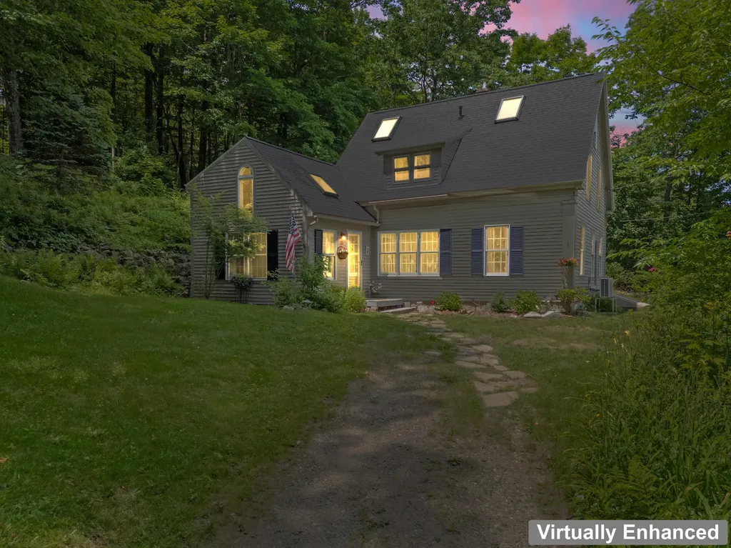 33 Greenville Street Hallowell ME 04347