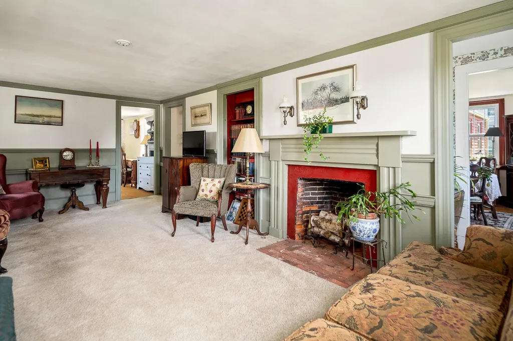 5 Chestnut Street Vinalhaven ME 04863