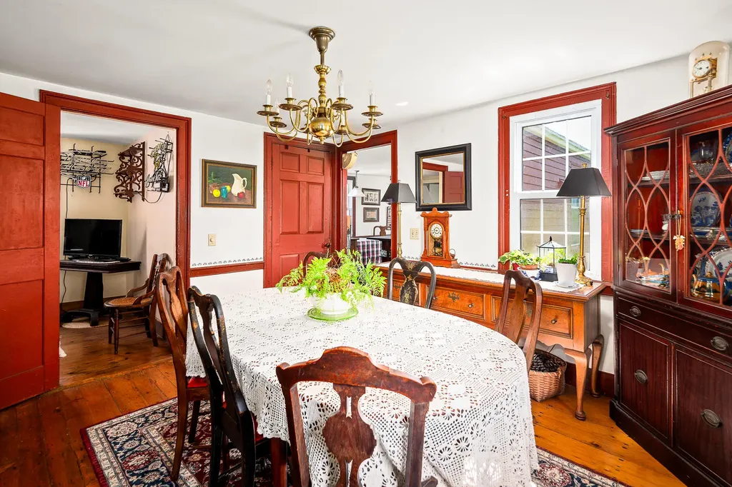 5 Chestnut Street Vinalhaven ME 04863