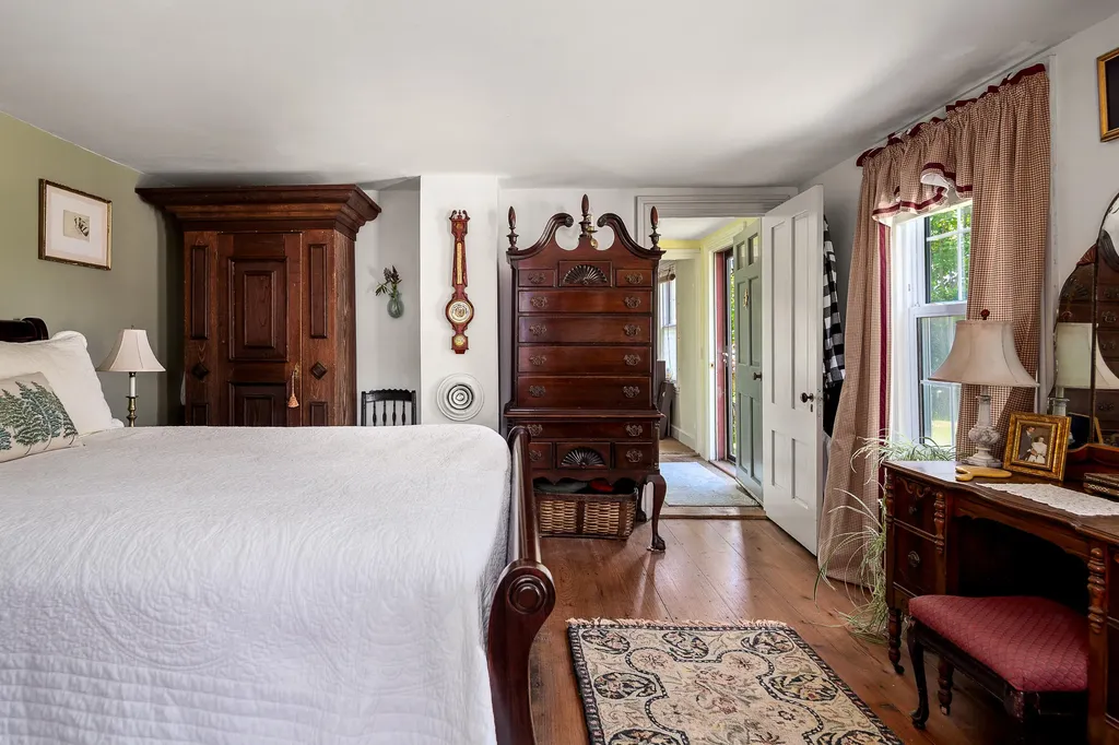 5 Chestnut Street Vinalhaven ME 04863