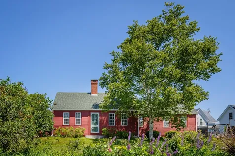5 Chestnut Street Vinalhaven ME 04863