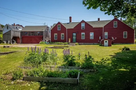 5 Chestnut Street Vinalhaven ME 04863