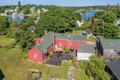 5 Chestnut Street Vinalhaven ME 04863