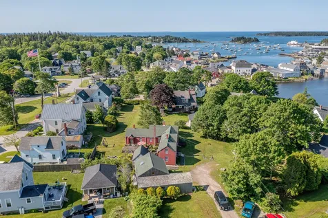 5 Chestnut Street Vinalhaven ME 04863