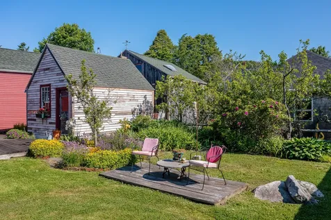 5 Chestnut Street Vinalhaven ME 04863