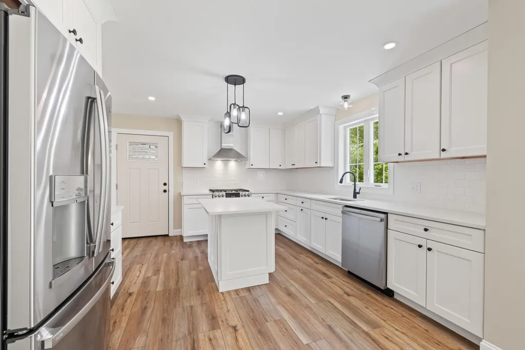 17 Coopers Trail Arundel ME 04046