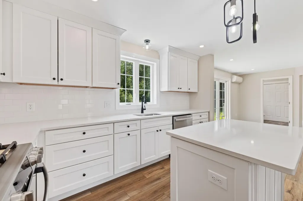 17 Coopers Trail Arundel ME 04046