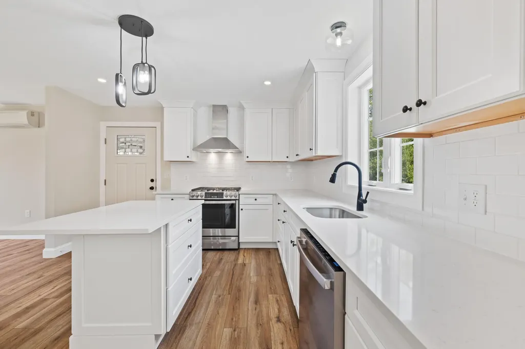 17 Coopers Trail Arundel ME 04046