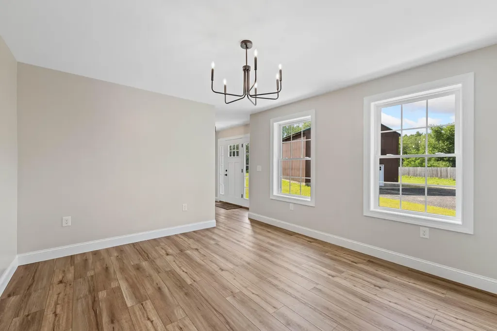17 Coopers Trail Arundel ME 04046