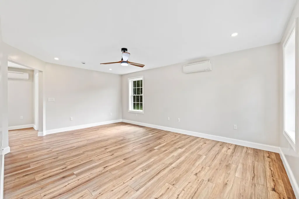 17 Coopers Trail Arundel ME 04046