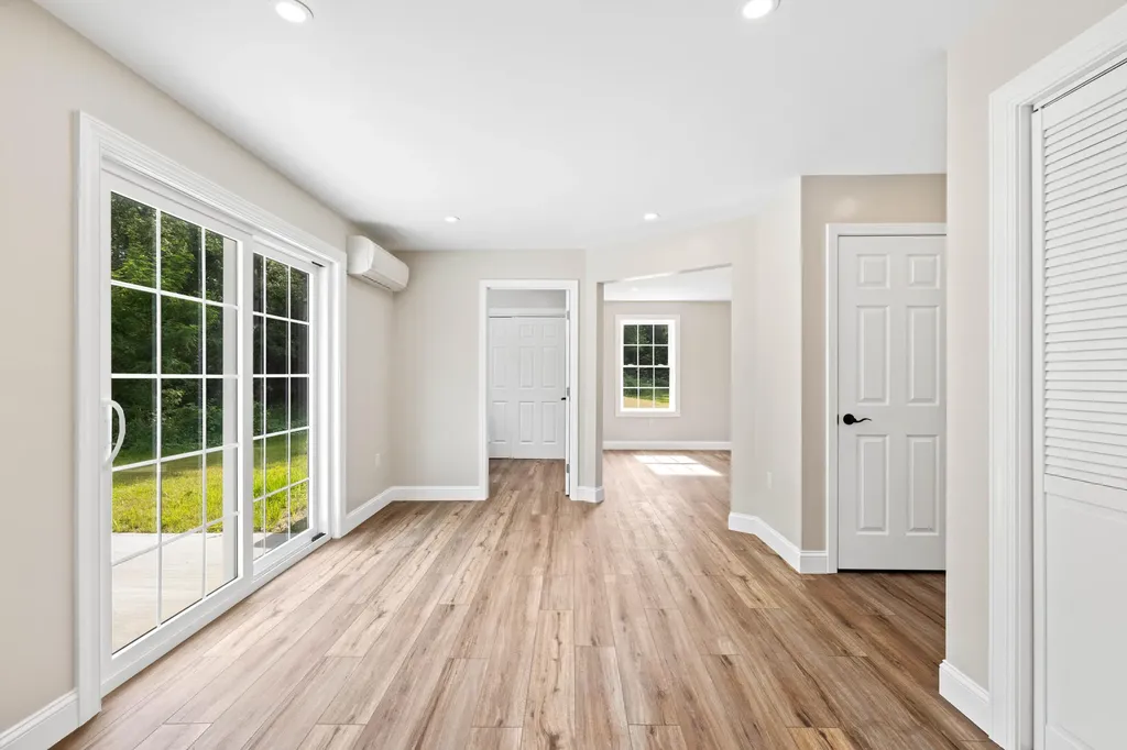 17 Coopers Trail Arundel ME 04046