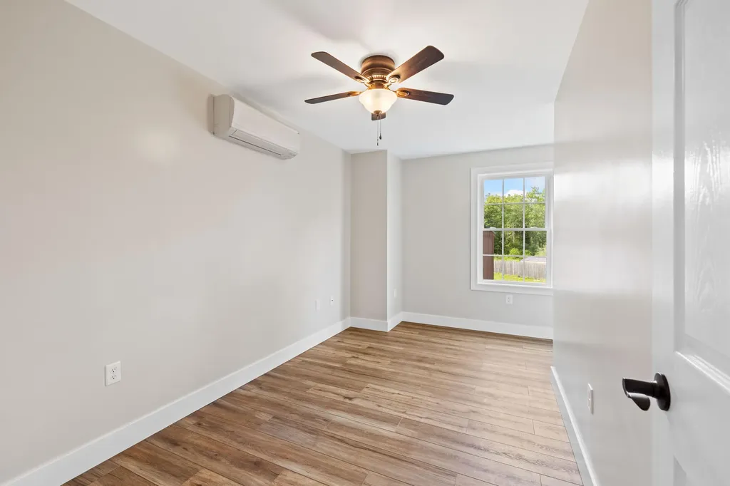 17 Coopers Trail Arundel ME 04046