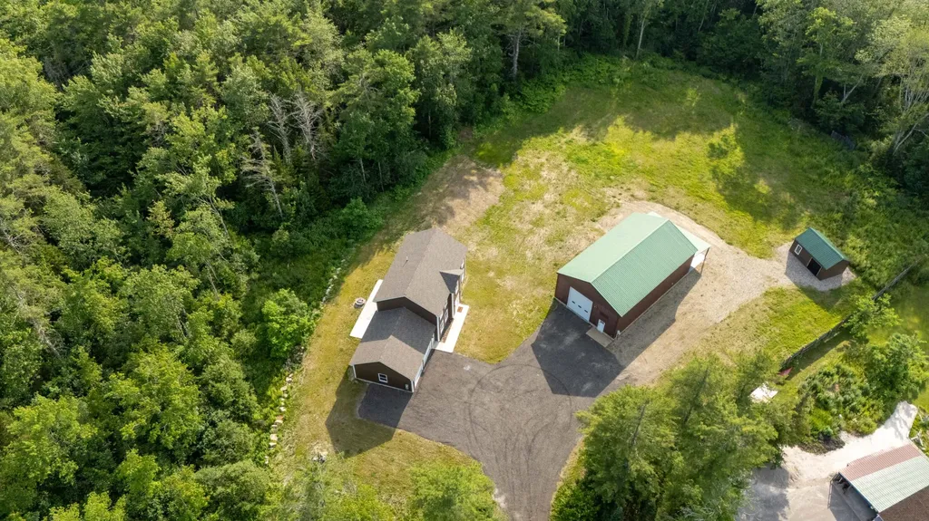 17 Coopers Trail Arundel ME 04046