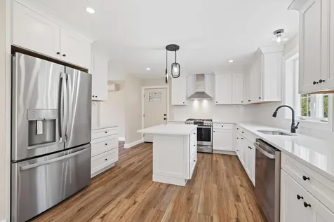 17 Coopers Trail Arundel ME 04046