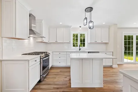 17 Coopers Trail Arundel ME 04046