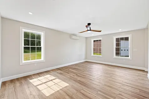 17 Coopers Trail Arundel ME 04046