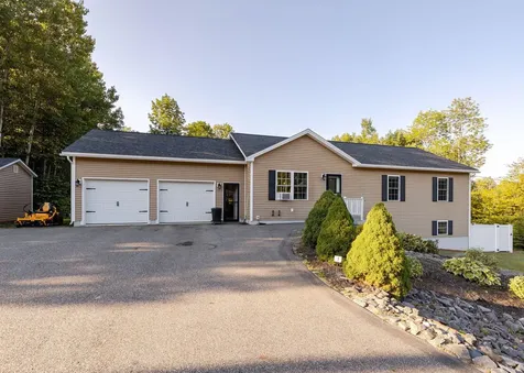 23 Richard Road Sidney ME 04330