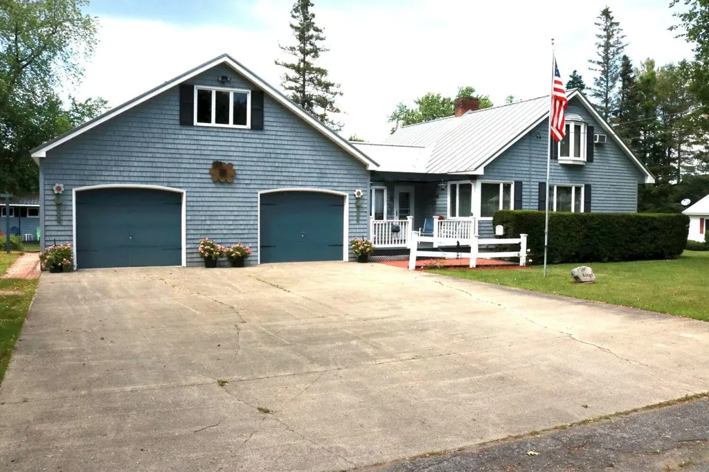 16 Hardy Street Madison ME 04950
