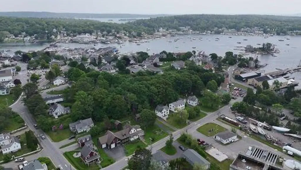 26 Sea Street Boothbay Harbor ME 04538