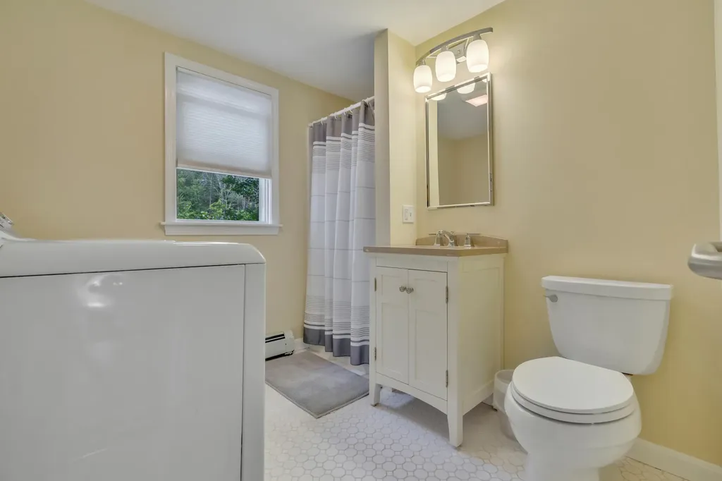 286 Littlefield Road Wells ME 04090