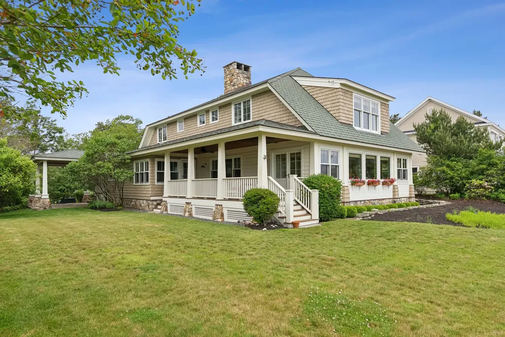365 & 367 Seaside Avenue Saco ME 04072