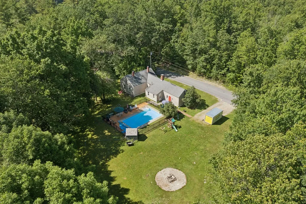 152 Hurricane Road Gorham ME 04038