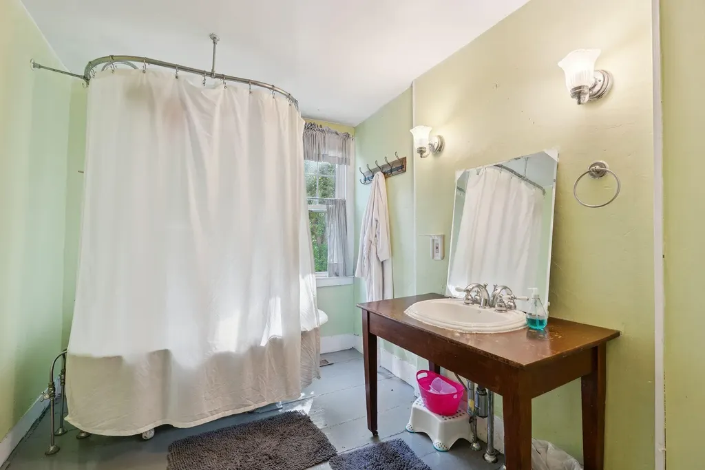 152 Hurricane Road Gorham ME 04038