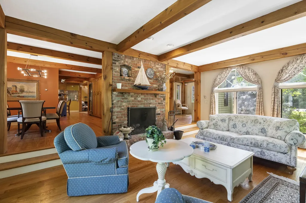 298 Ocean Avenue Kennebunkport ME 04046