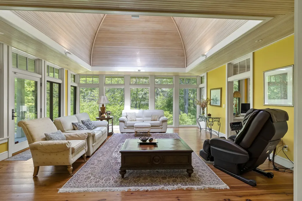 298 Ocean Avenue Kennebunkport ME 04046