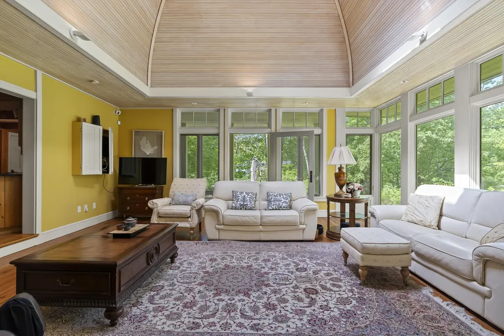 298 Ocean Avenue Kennebunkport ME 04046