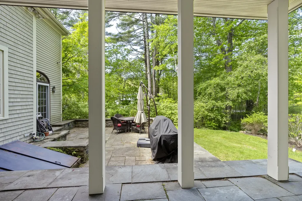298 Ocean Avenue Kennebunkport ME 04046